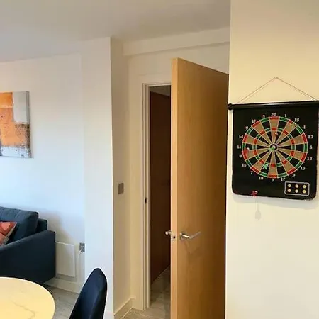 Relaxing 1-Bed Flat In Salford With Street Parking Apartment Manchester Exterior photo